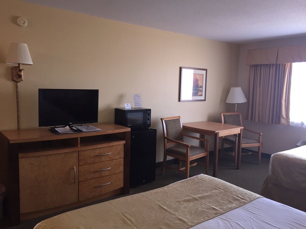 Boarders Inn & Suites By Cobblestone Hotels Superior Buitenkant foto