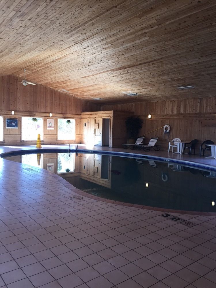 Boarders Inn & Suites By Cobblestone Hotels Superior Buitenkant foto