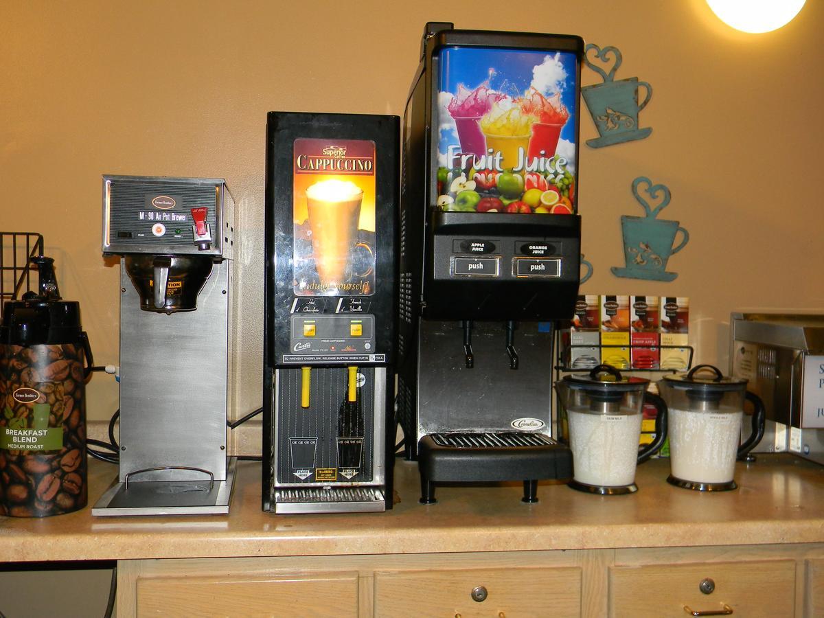 Boarders Inn & Suites By Cobblestone Hotels Superior Buitenkant foto