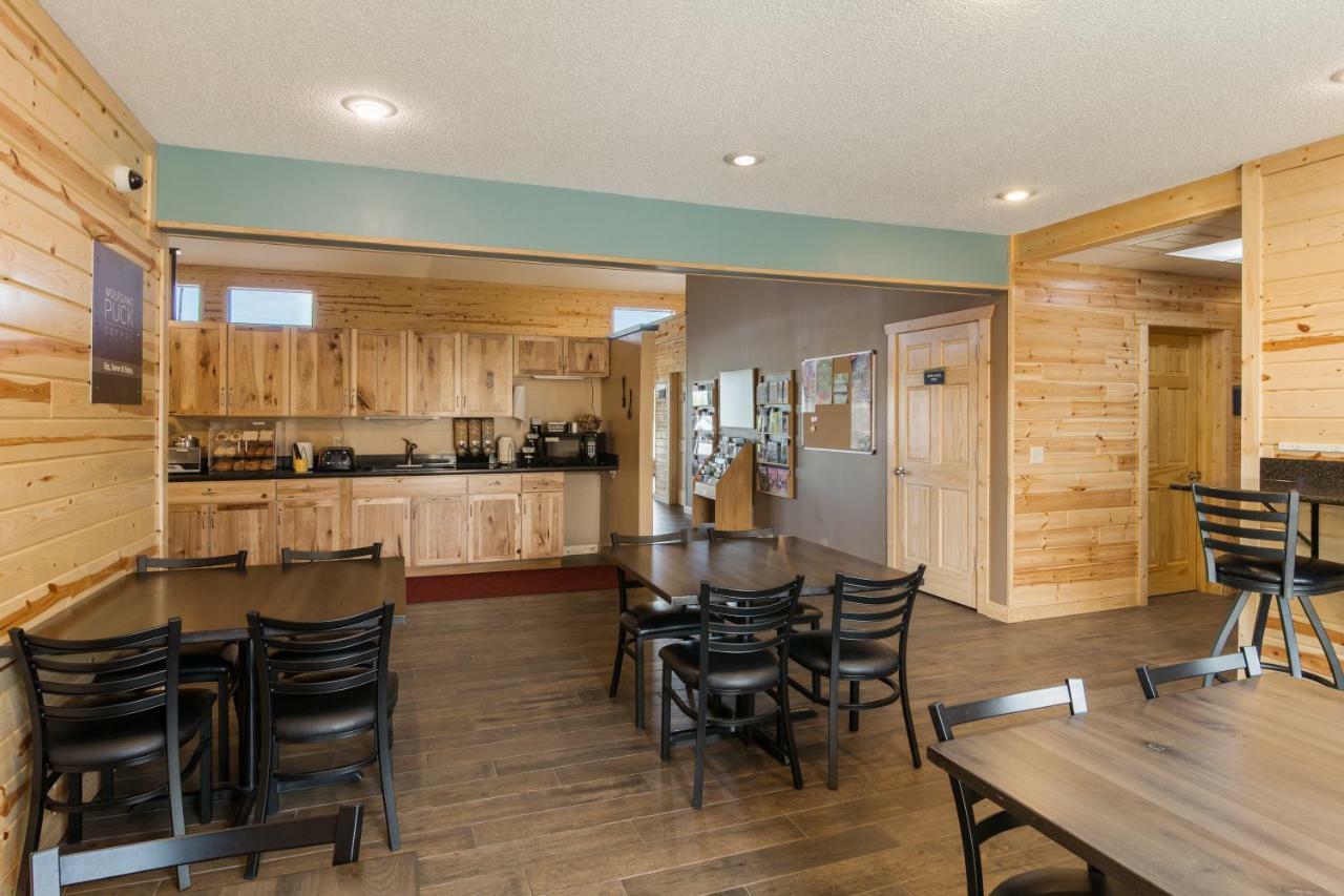 Boarders Inn & Suites By Cobblestone Hotels Superior Buitenkant foto