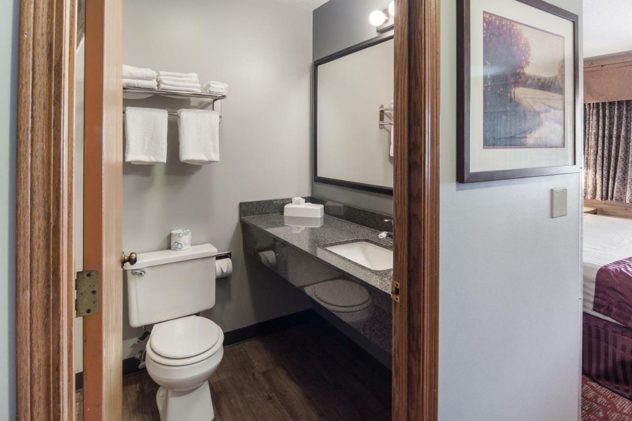 Boarders Inn & Suites By Cobblestone Hotels Superior Buitenkant foto