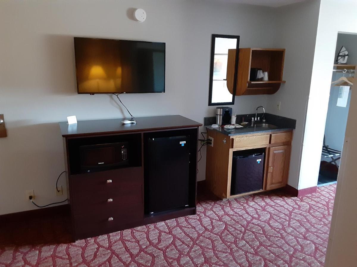 Boarders Inn & Suites By Cobblestone Hotels Superior Buitenkant foto