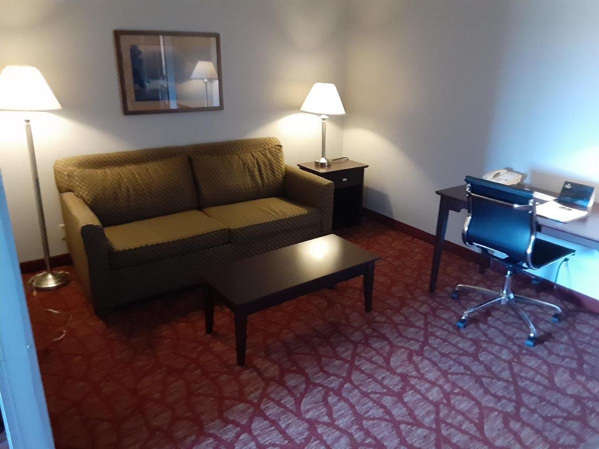 Boarders Inn & Suites By Cobblestone Hotels Superior Buitenkant foto